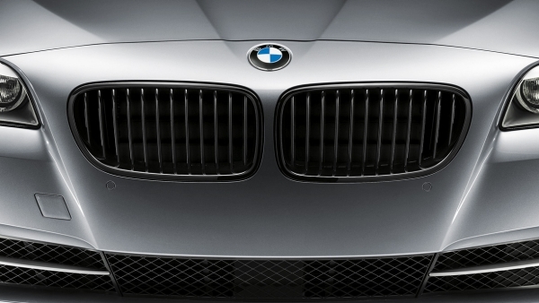 BMW 5er F10 F11 Gitter schwarz glänzend, Wir versenden weltweit