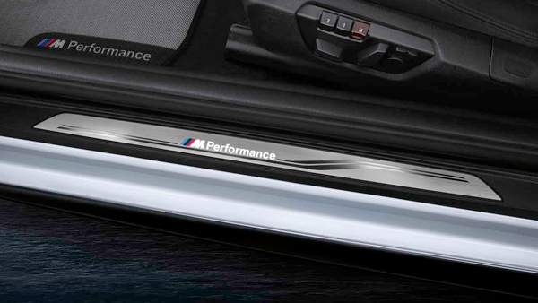 BMW M Performance LED-Einstiegsleisten 4er F33 M4 F83