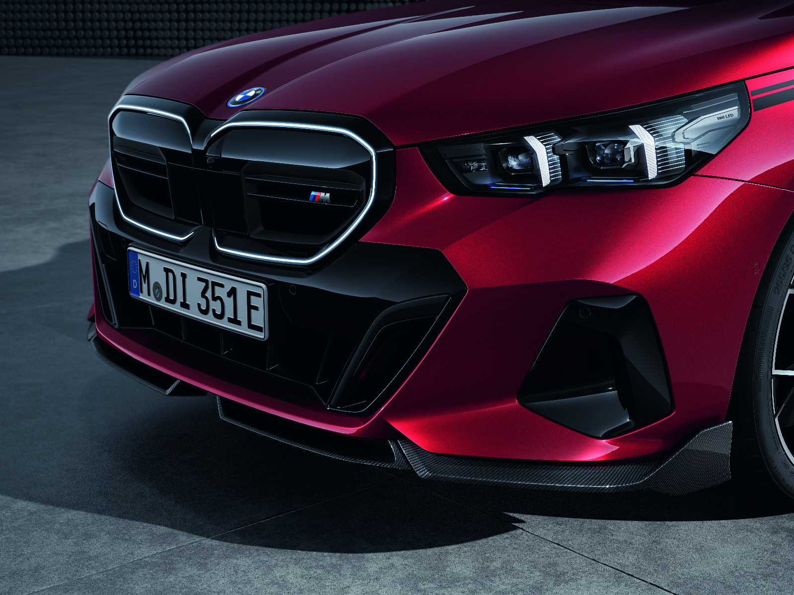 BMW M Performance Frontaufsatz Carbon Mitte links 5er G60